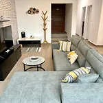 Pafia Crown-jewel 2b, Pool, Prime Location, Apartment