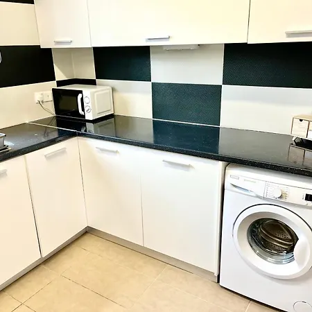 Pafia Crown-jewel 2b, Pool, Prime Location, Apartamento *