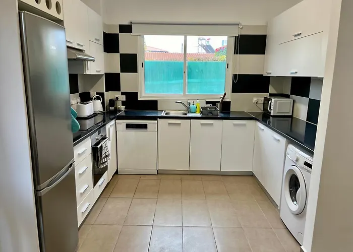 アパート Pafia Crown-jewel 2b, Pool, Prime Location, パ フォス