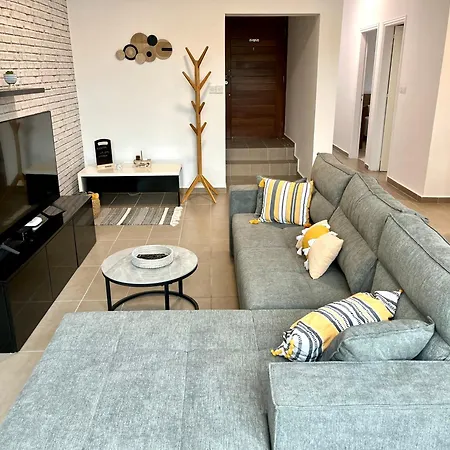 Pafia Crown-jewel 2b, Pool, Prime Location, Apartament